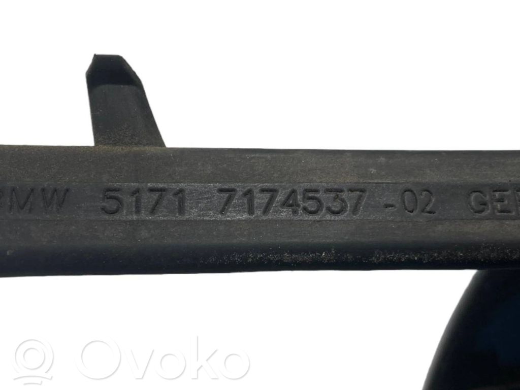 Bagāžnieka dekoratīvā apdare