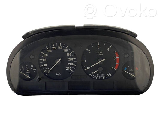 Speedometer (in the instrument panel)