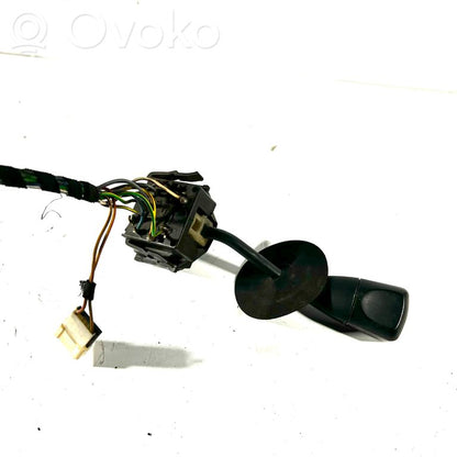 Turn signal/headlight lever