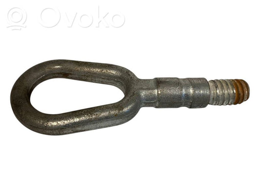 Буксировочный крюк