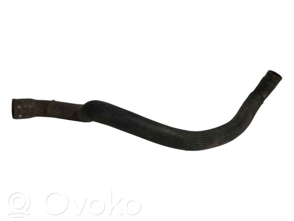 Caurulīte (-es) / šļūtene (-es)