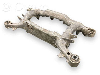 Pusrāmis aizmugurējais / priekšējais