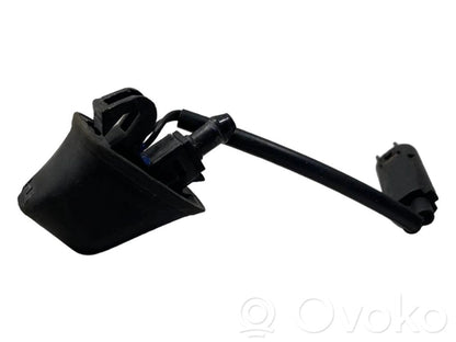 Mazgāšanas šķidruma smidzinātājs (-i) priekšējam logam