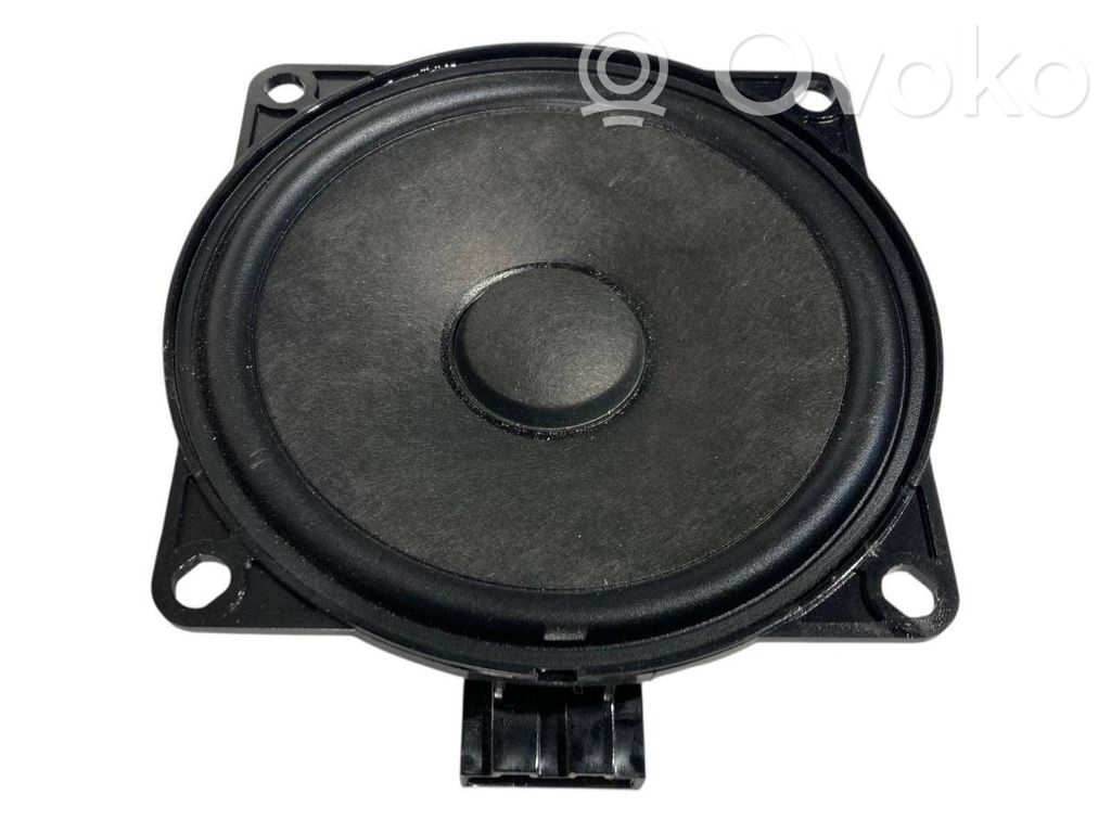 Skaļrunis (-i) priekšējās durvīs