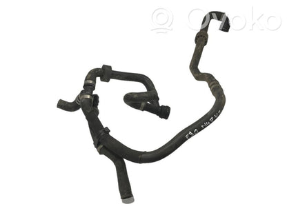 Caurulīte (-es) / šļūtene (-es)