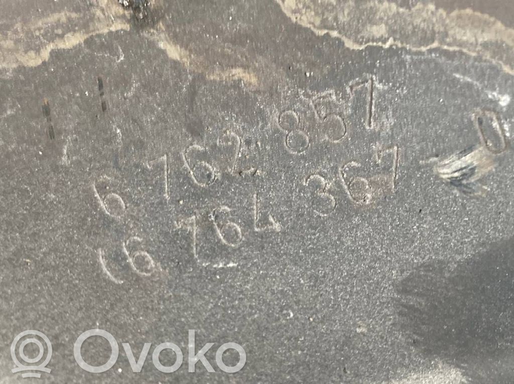 Aizmugurē riteņa rumbas vārpstas šarnīrs (stupica, capfa)