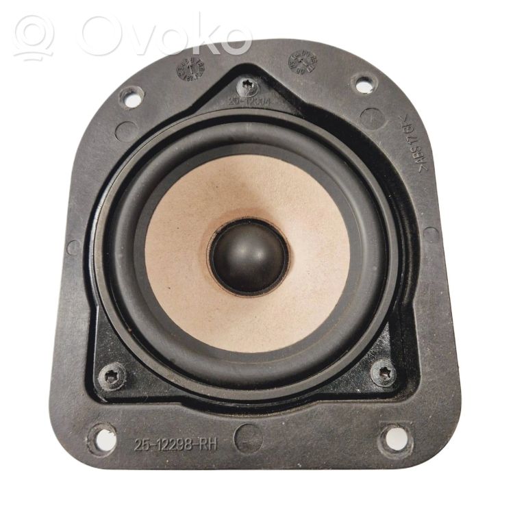 Speaker(s) in the rear window