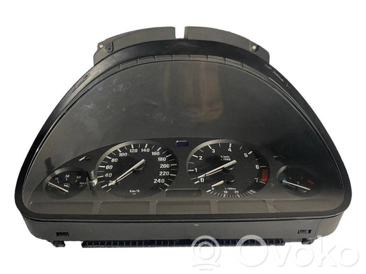 Speedometer (in the instrument panel)