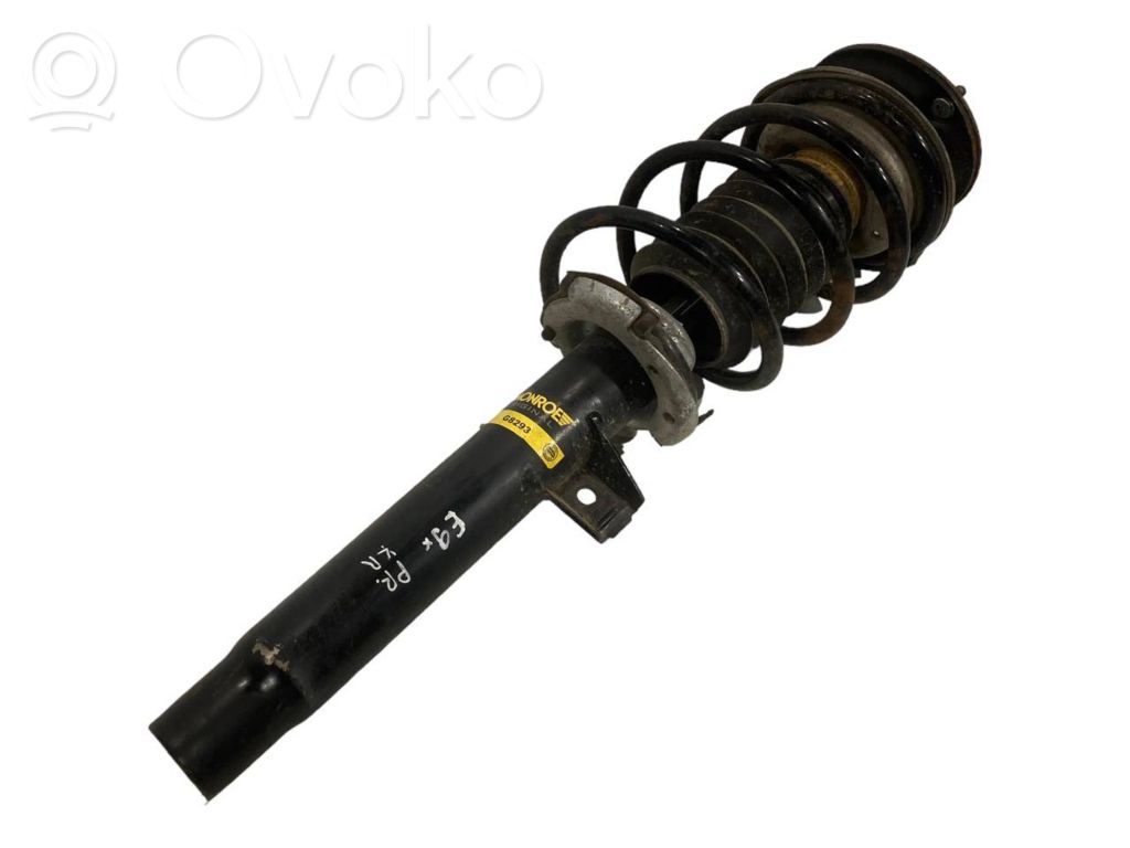 Priekšpusē amortizators ar atsperi