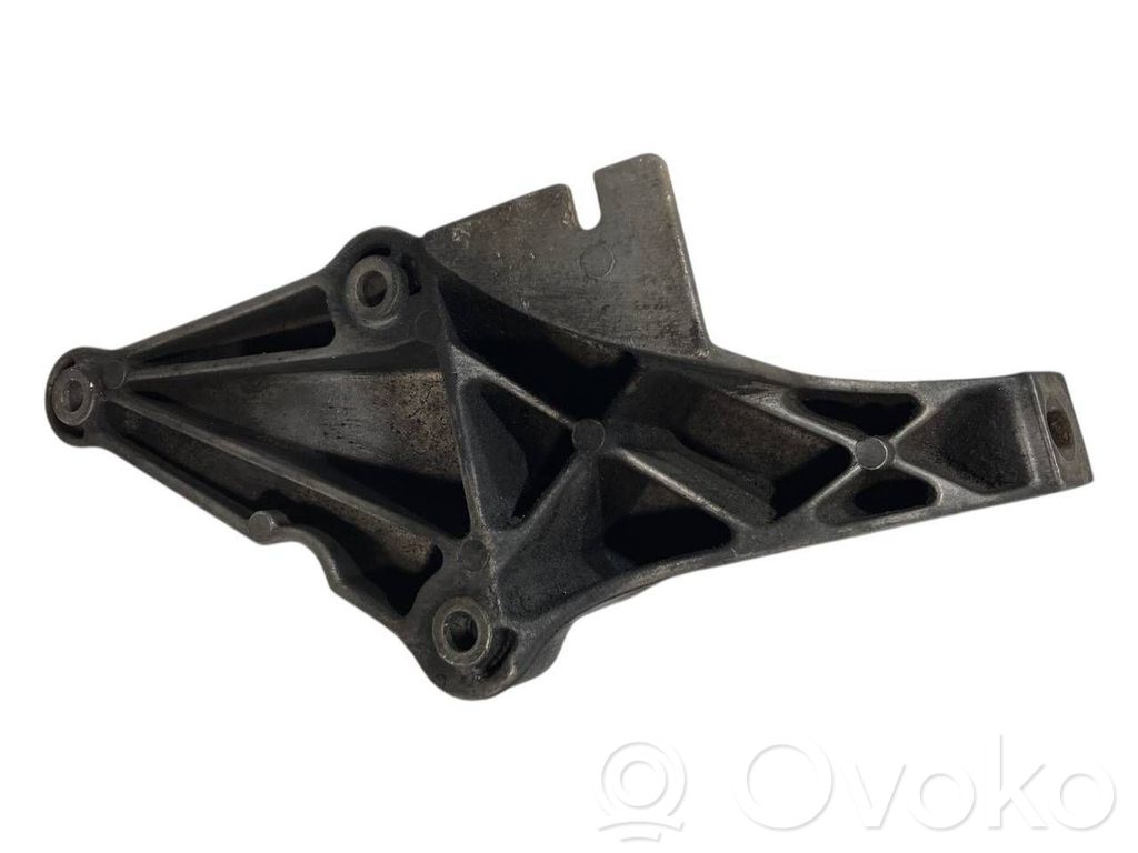 Dzinēja nostiprināšanas stiprinājums-kronšteins