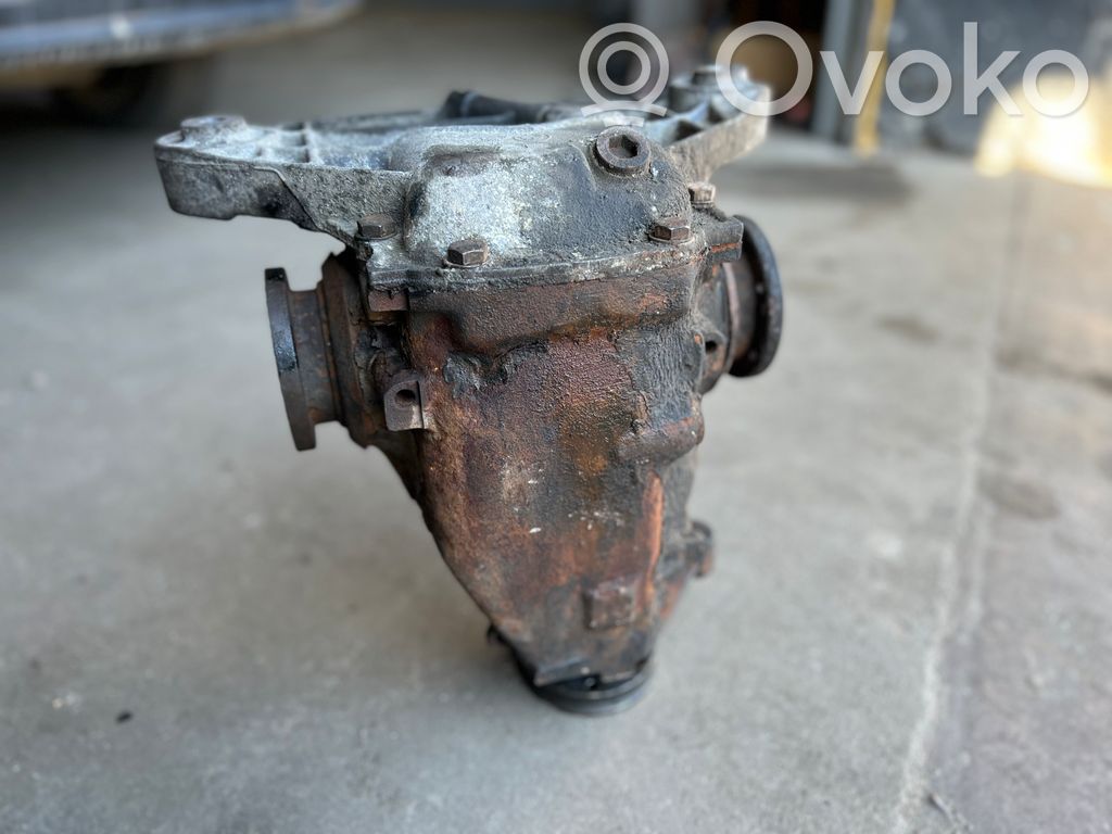 Aizmugurējais reduktors