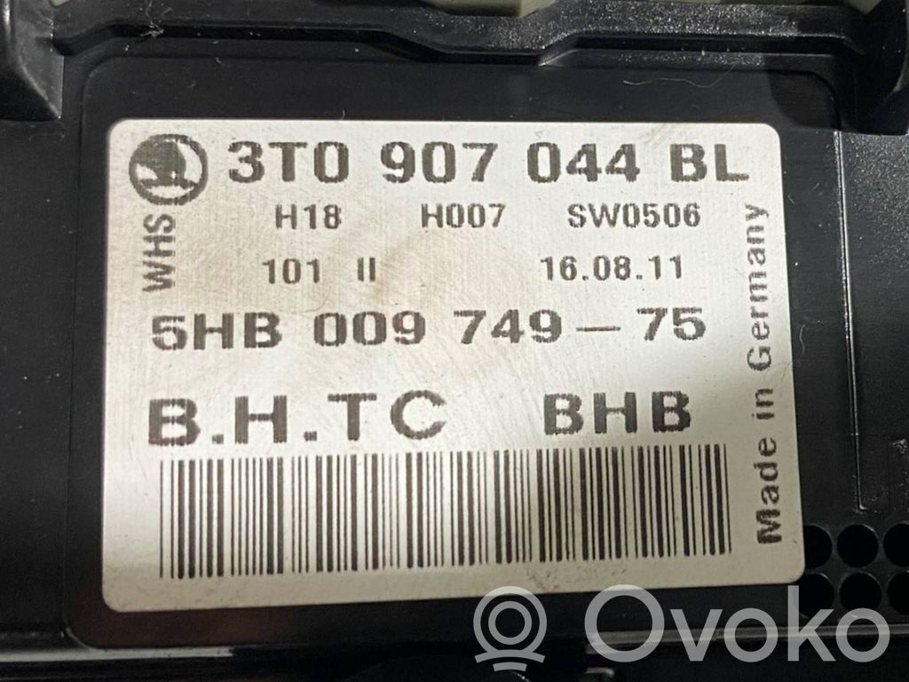 Gaisa kondicioniera / klimata kontroles / salona apsildes vadības bloks (salonā)