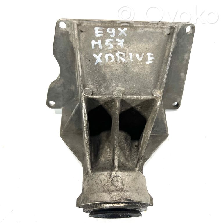 Кронштейн подшипника полуосевой муфты