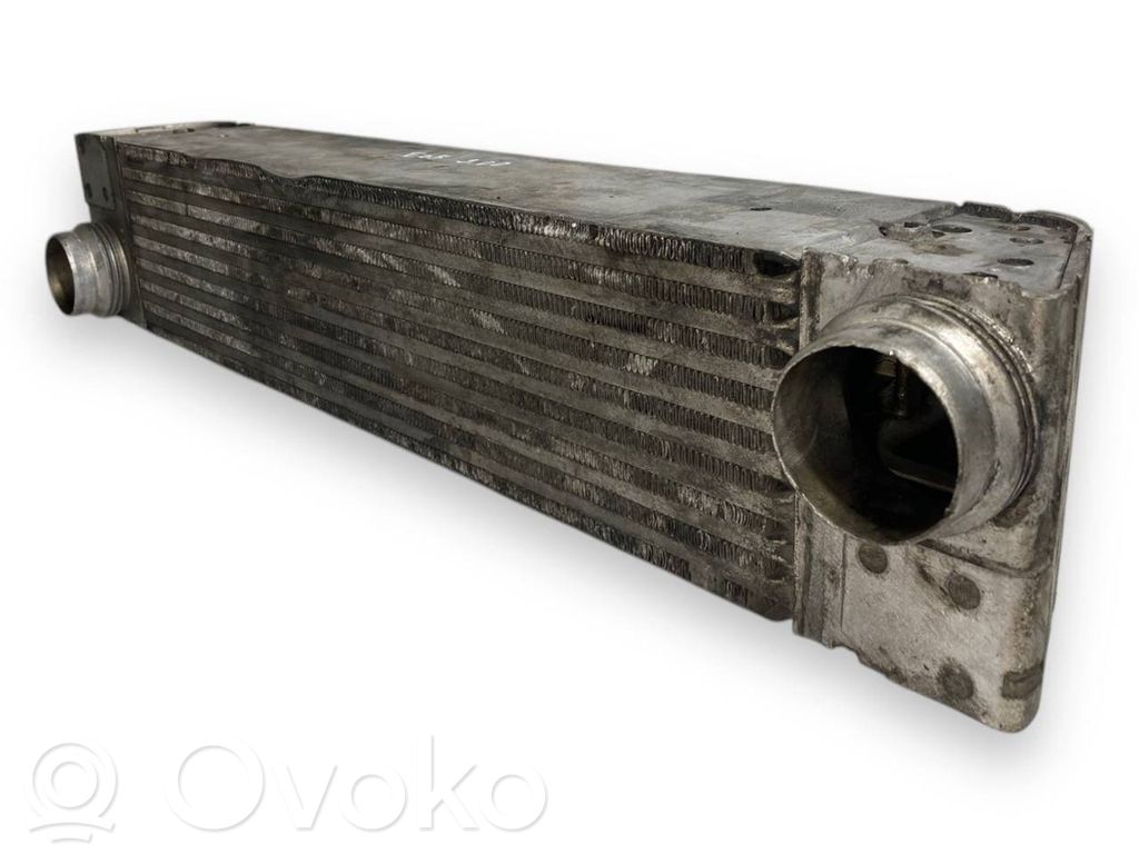 Starpdzesētāja radiators