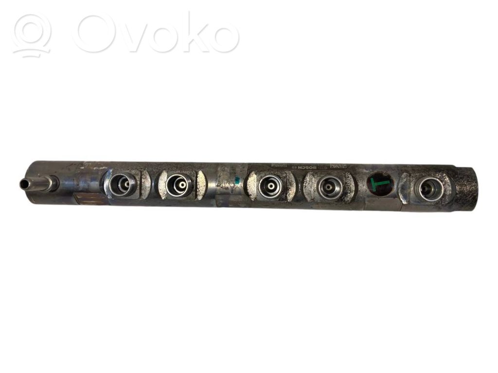 Fuel main pipe