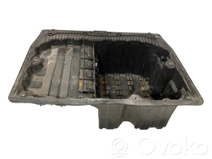 Trunk storage compartment