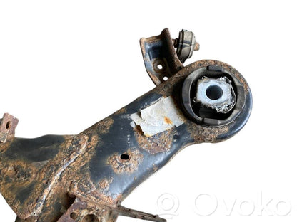 Pusrāmis aizmugurējais / priekšējais