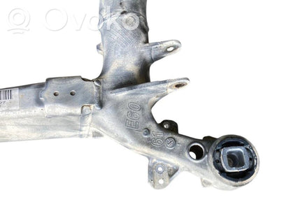 Pusrāmis aizmugurējais / priekšējais