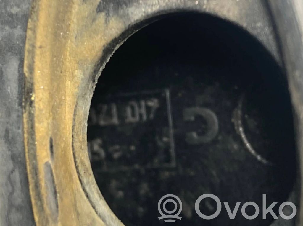 Cita veida dzinēja nodalījuma detaļa