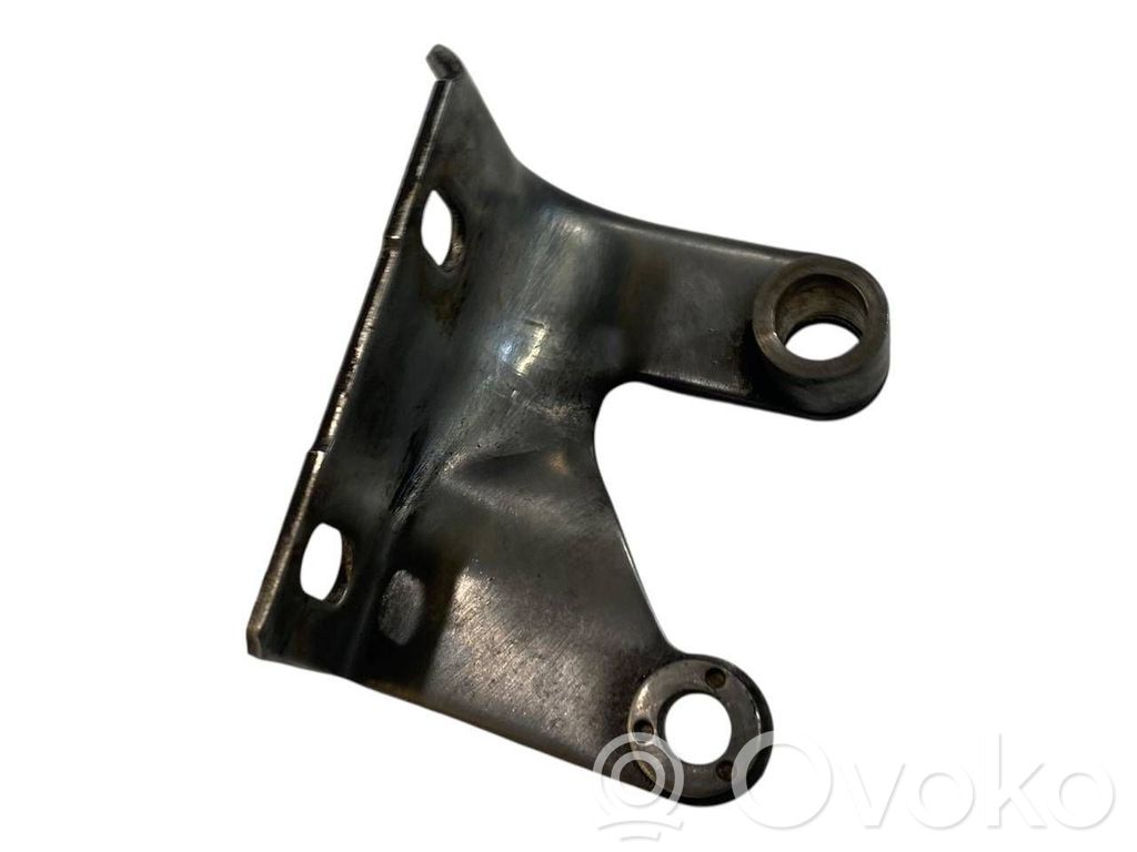 Cita veida dzinēja nodalījuma detaļa