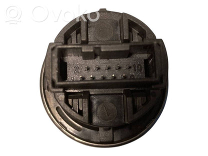 Automašīnas aizdedzes un startera slēdzis