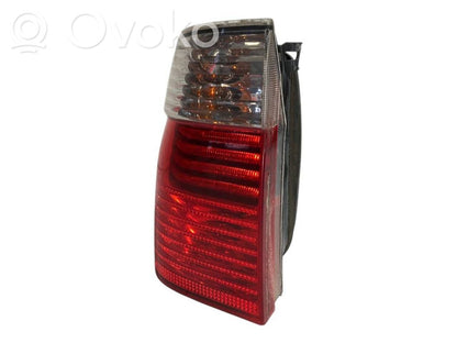 Задний фонарь в кузове