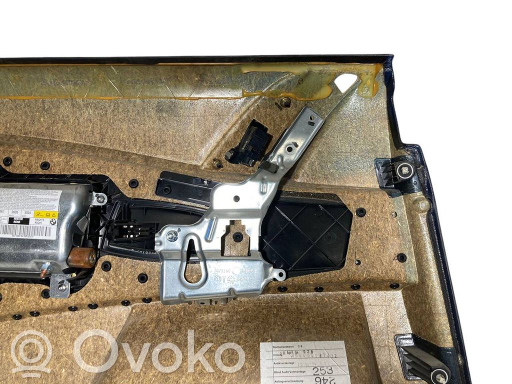 Apšuvums aizmugurējām durvīm