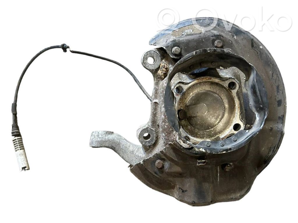 Priekšējā riteņa rumbas vārpstas šarnīrs (stupica, capfa)