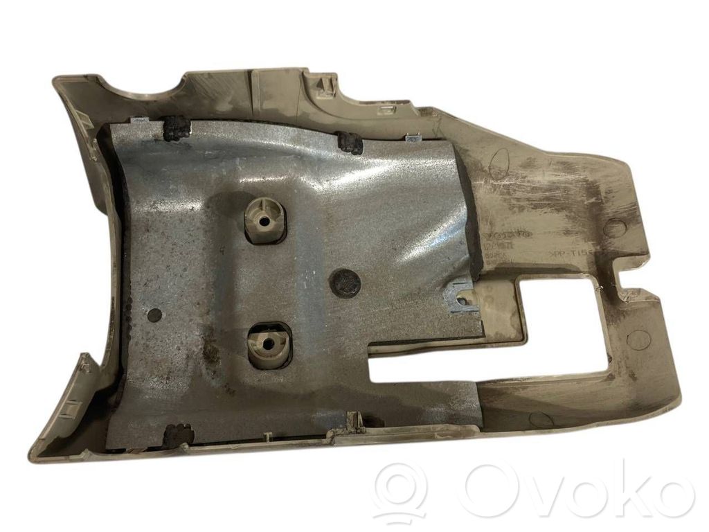 Stūres ass dekoratīvā apdare