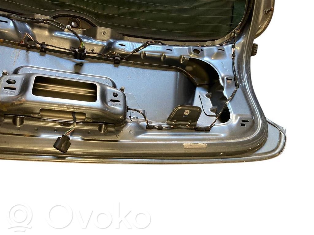 Aizmugurējais pārsegs (bagāžnieks)