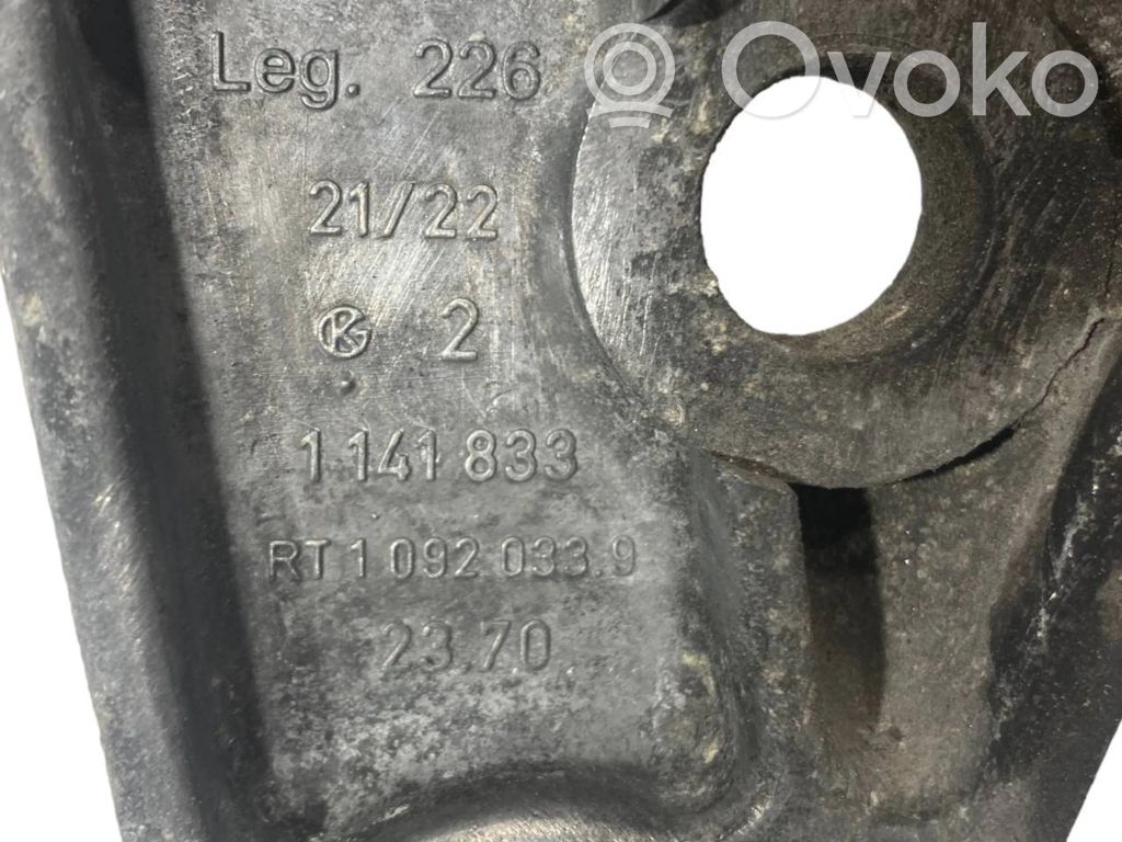 Transmission mounting bracket