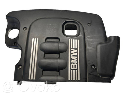 Dzinēja pārsegs (dekoratīva apdare)