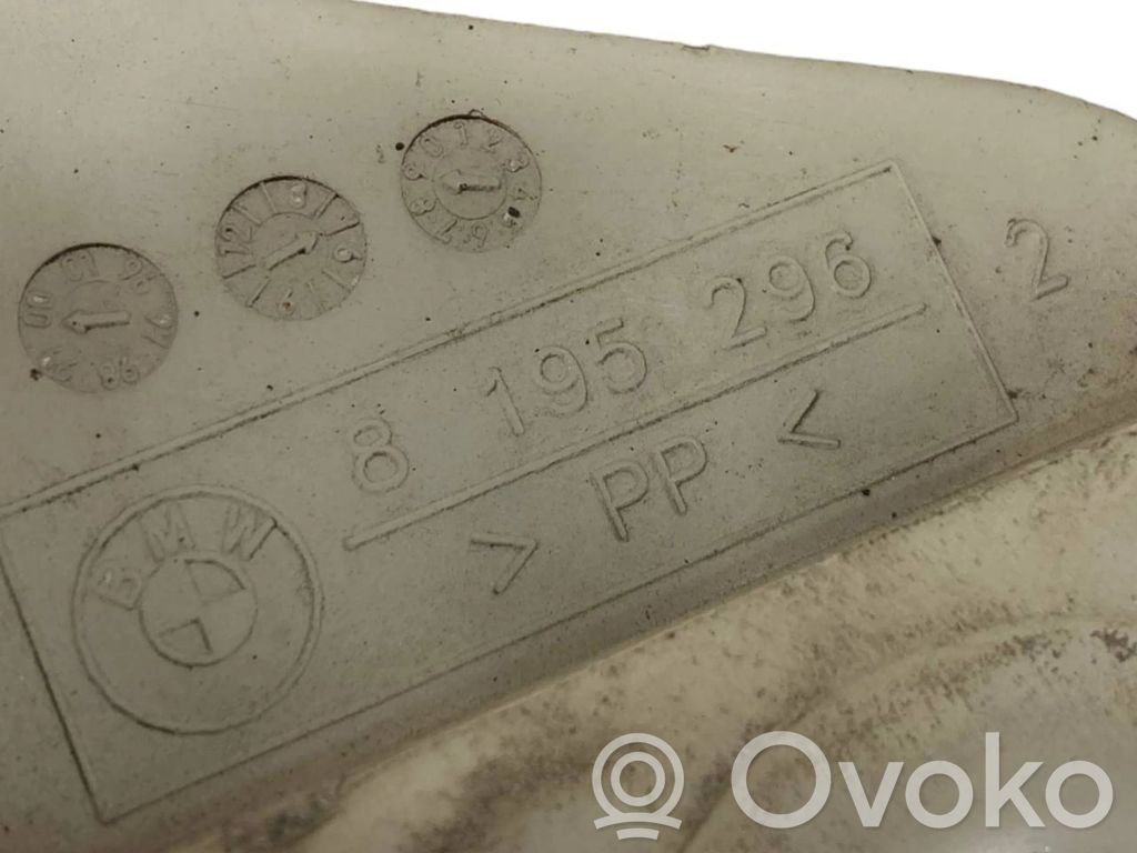 Priekšpusē bampera turētājs