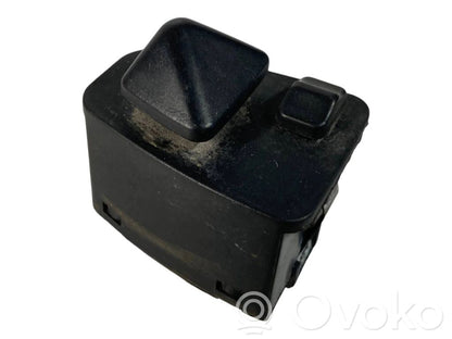 Sānu spoguļu slēdzis