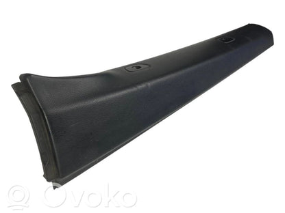 (A) statņa dekoratīvā apdare