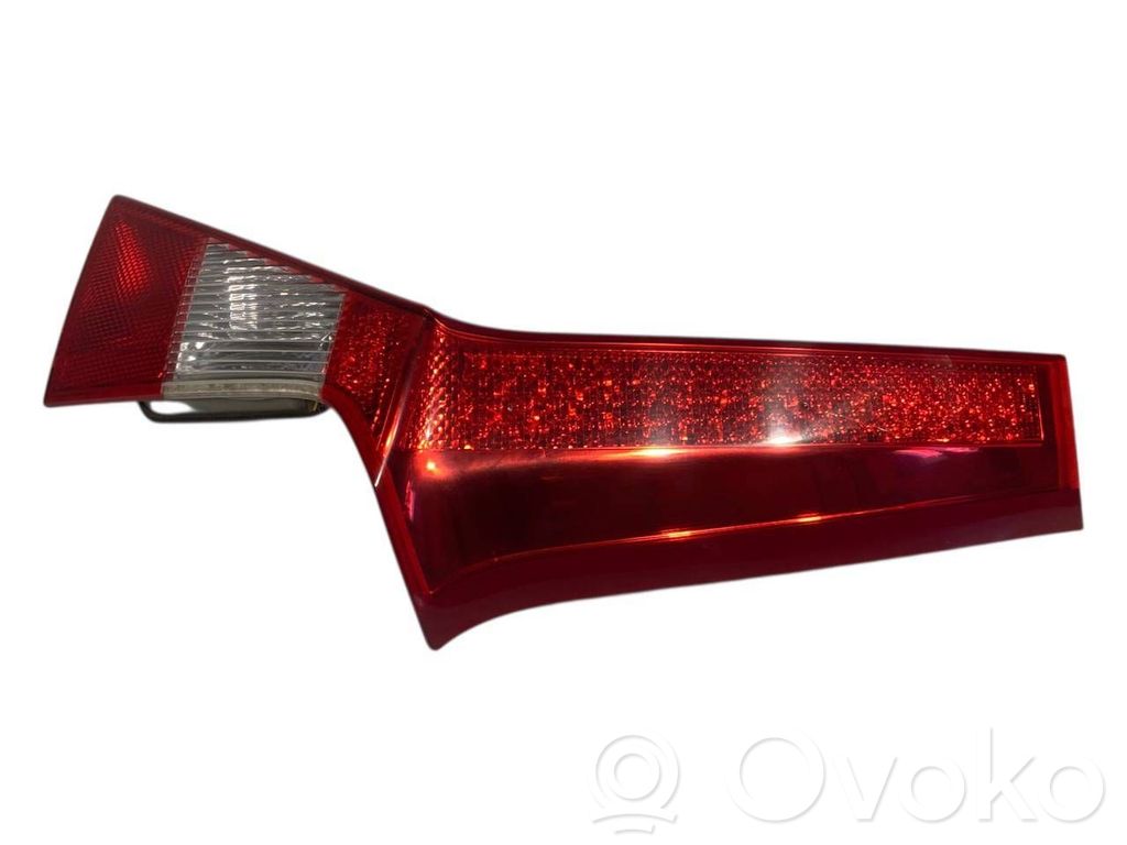Taillight in the hood