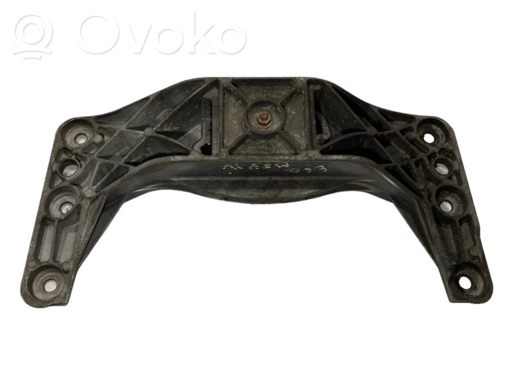 Transmission mounting bracket