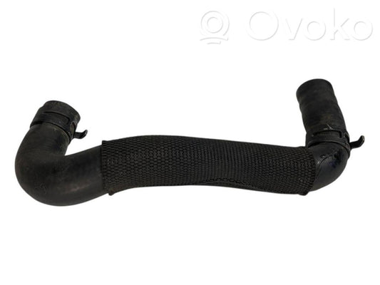 Caurulīte (-es) / šļūtene (-es)