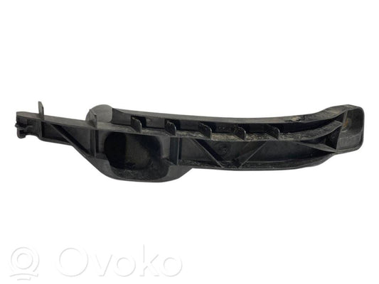 Priekšpusē bampera turētājs