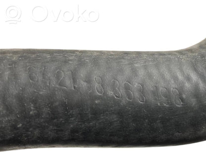 Caurulīte (-es) / šļūtene (-es)