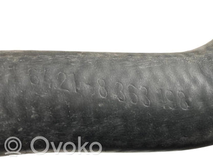 Caurulīte (-es) / šļūtene (-es)