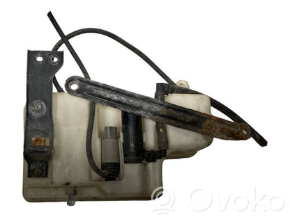 Logu šķidruma tvertne