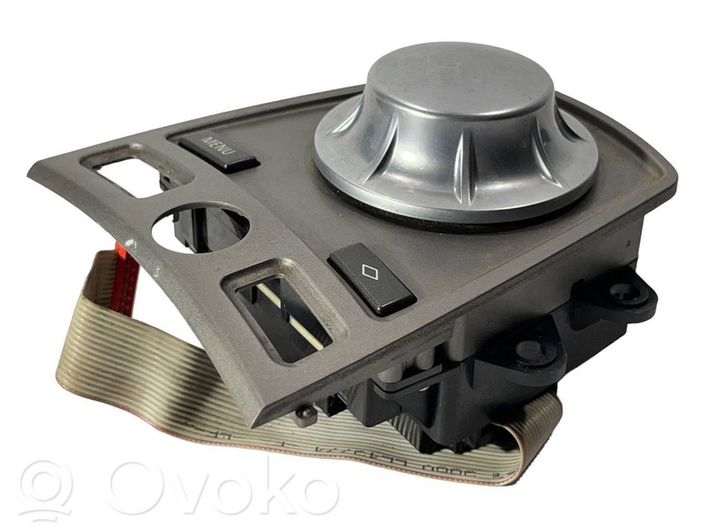 Multimediju kontrolieris