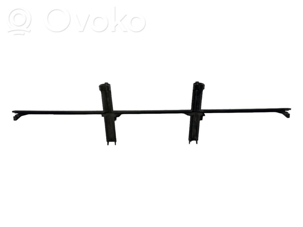 Apakšējais režģis (trīsdaļīgs)