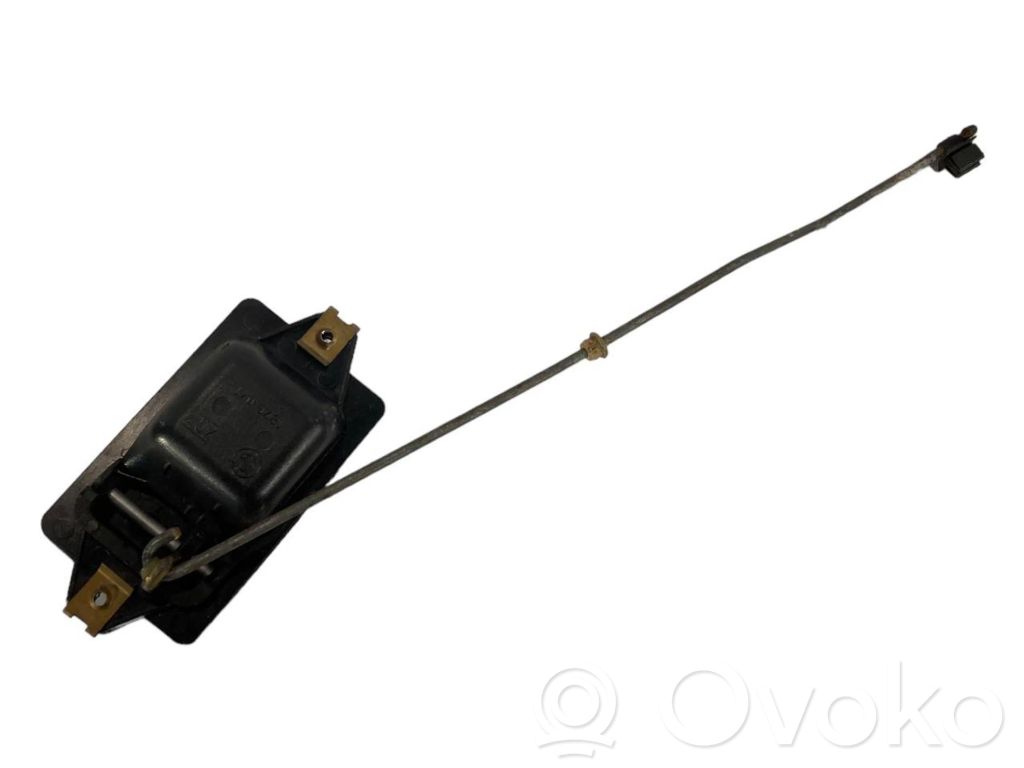 Internal opening handle