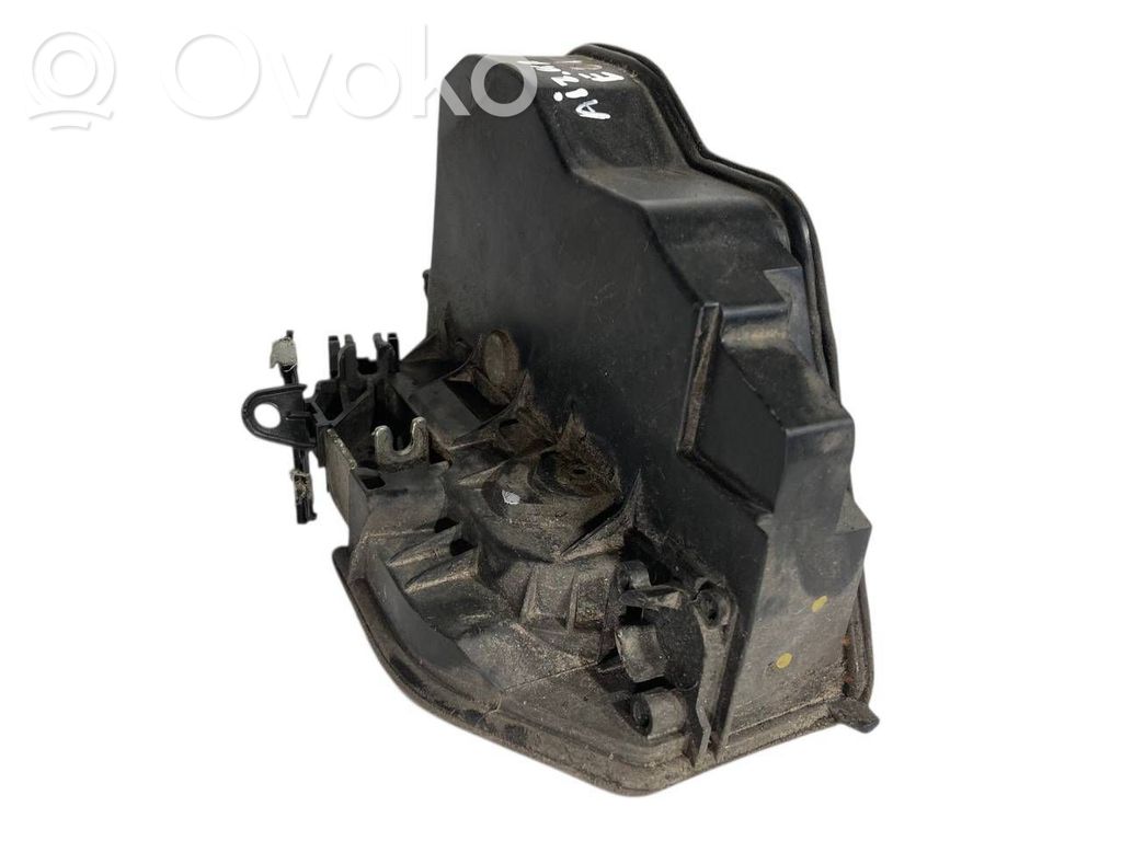 Aizmugurē slēdzene