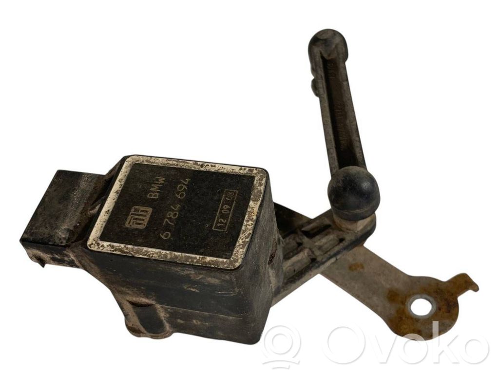 Augstuma sensors (priekšējo lukturu)