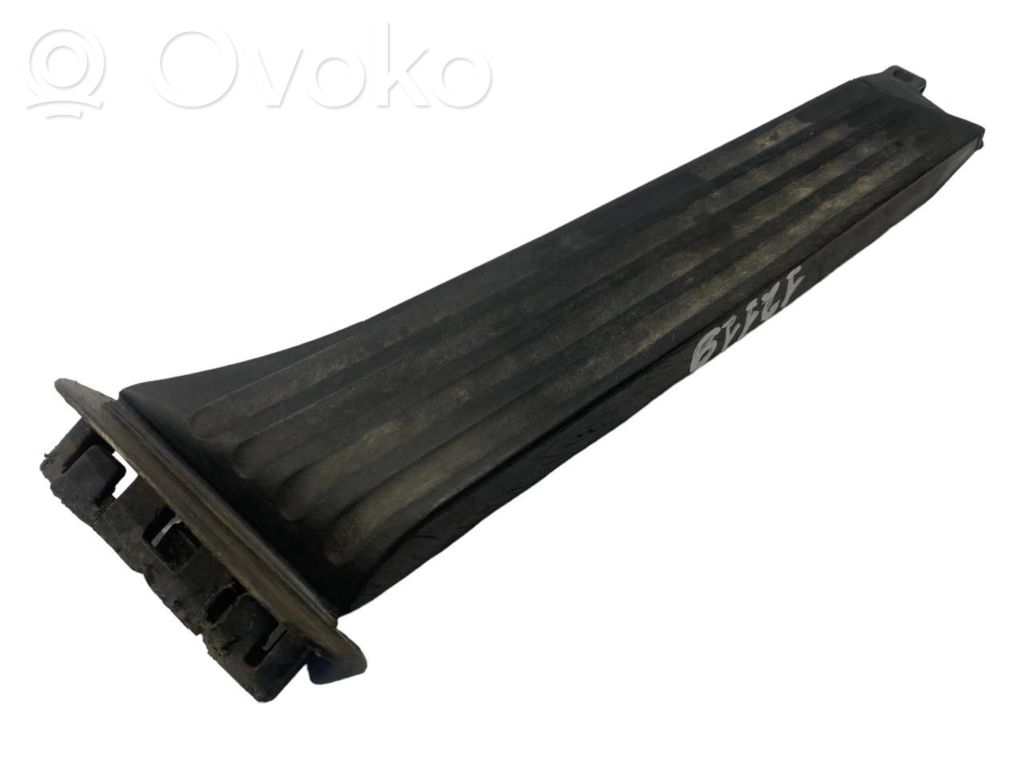 Педаль акселератора