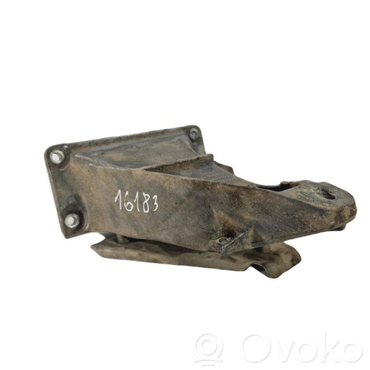 Engine mounting bracket