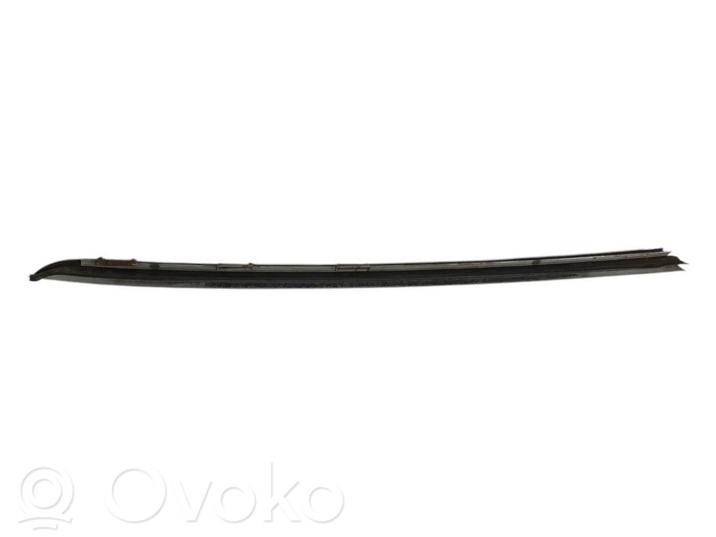 Vējstikla dekoratīvā apdare